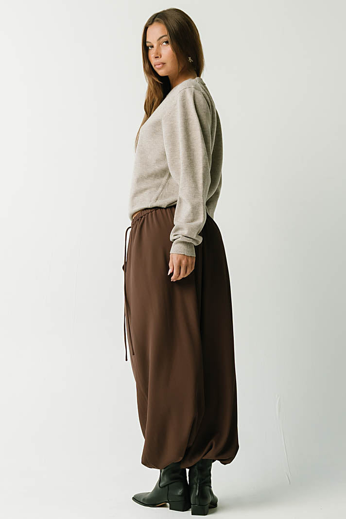 Analia Balloon Pants in Brown