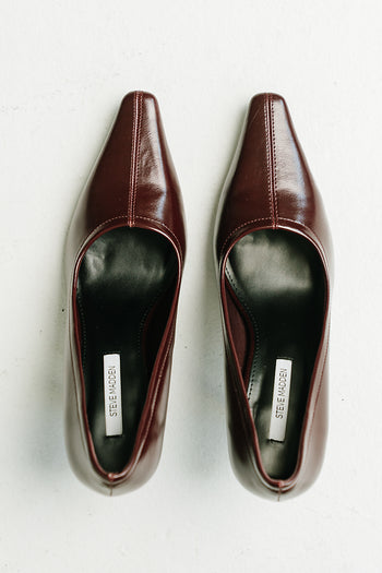 Steve Madden Hexx Stiletto Pump in Wine