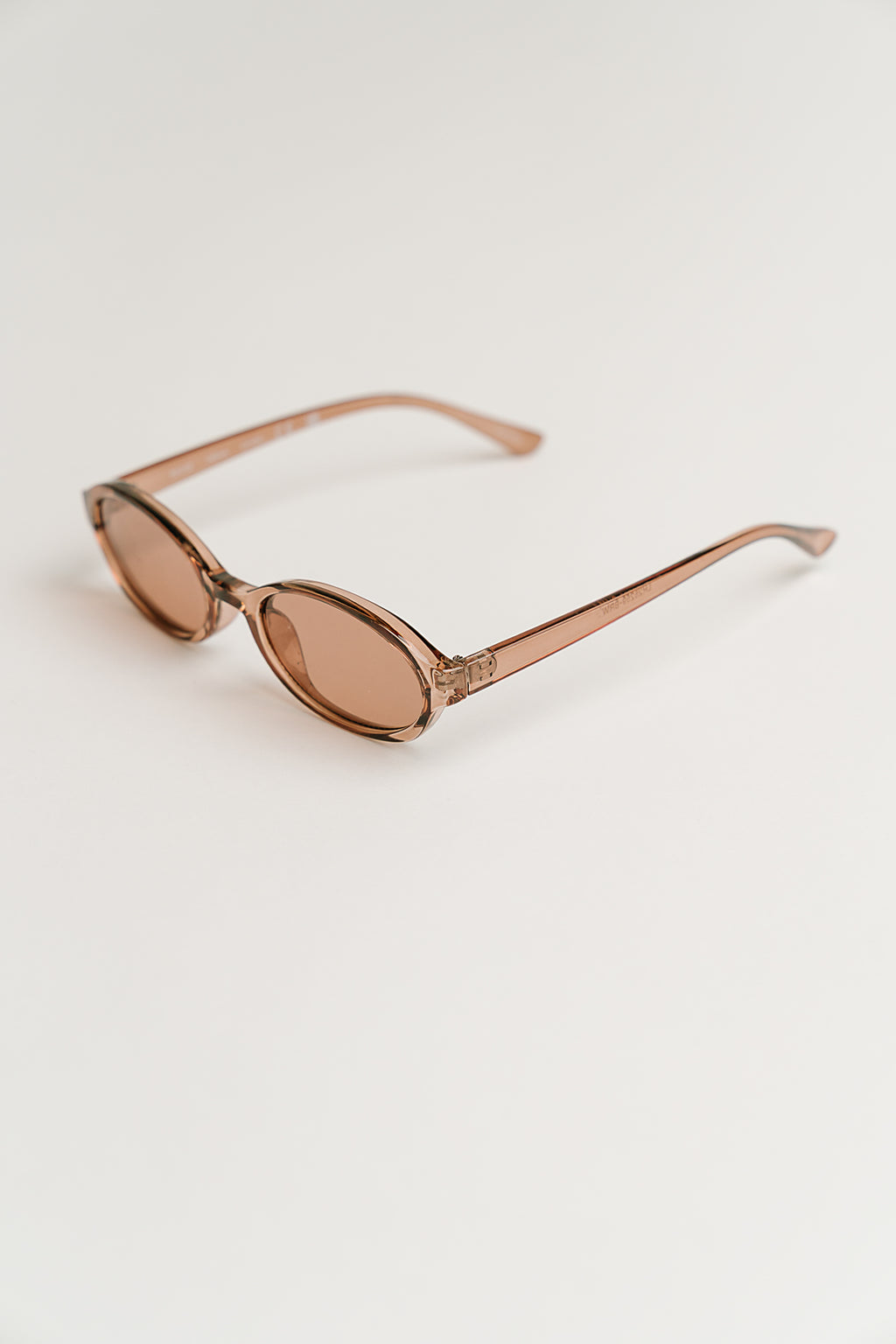 Eve Oval Sunglasses in Brown