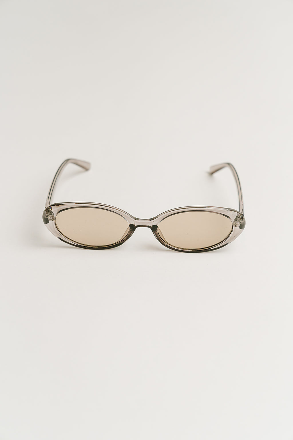 Mia Oval Sunglasses in Brown