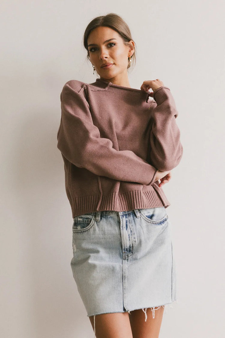 Ribbed hem top in mauve 