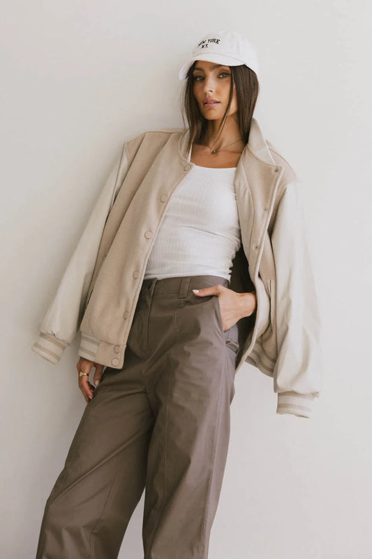 Bomber jacket in taupe 