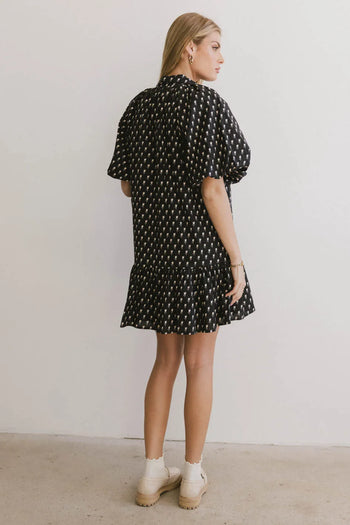 Woven dress in black 