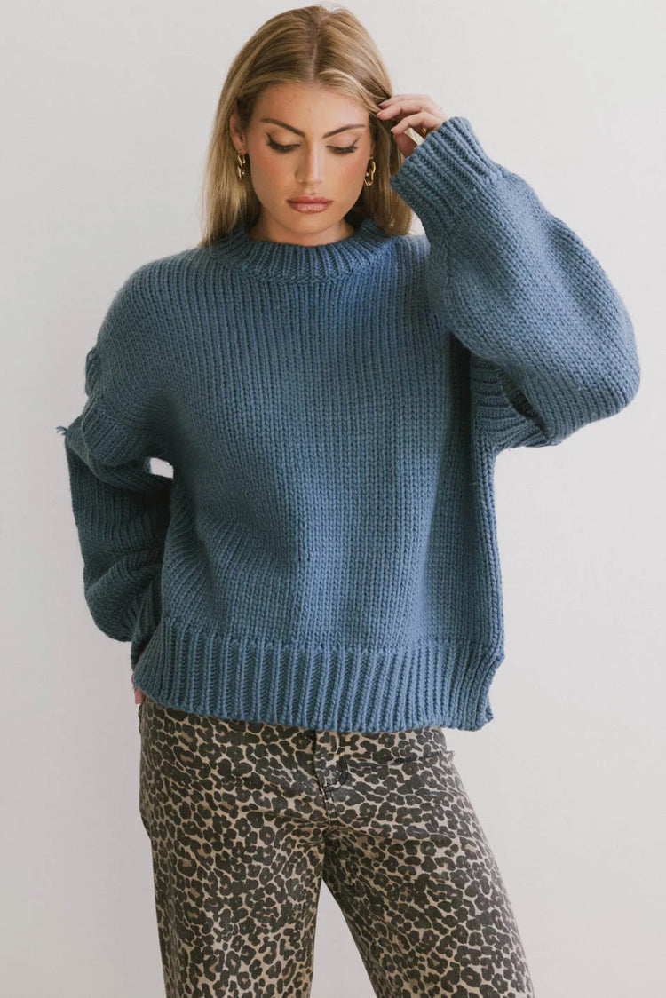 Ribbed hem sweater in blue 