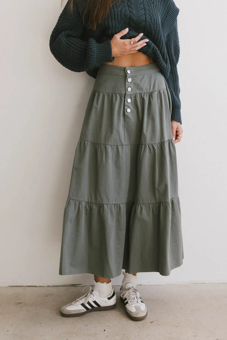 5 Buttons waist skirt in sage 