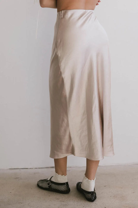 Plain color satin skirt in champagne 