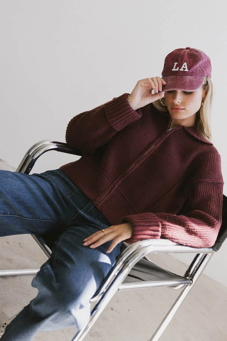 Zip up sweater in burgundy 