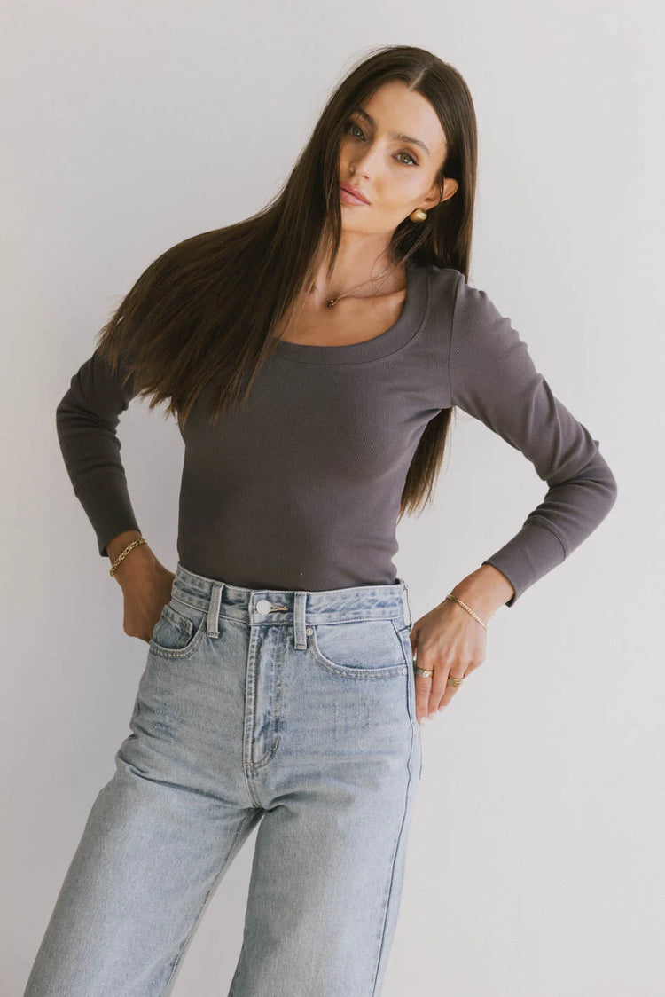 Ribbed basic top in grey
