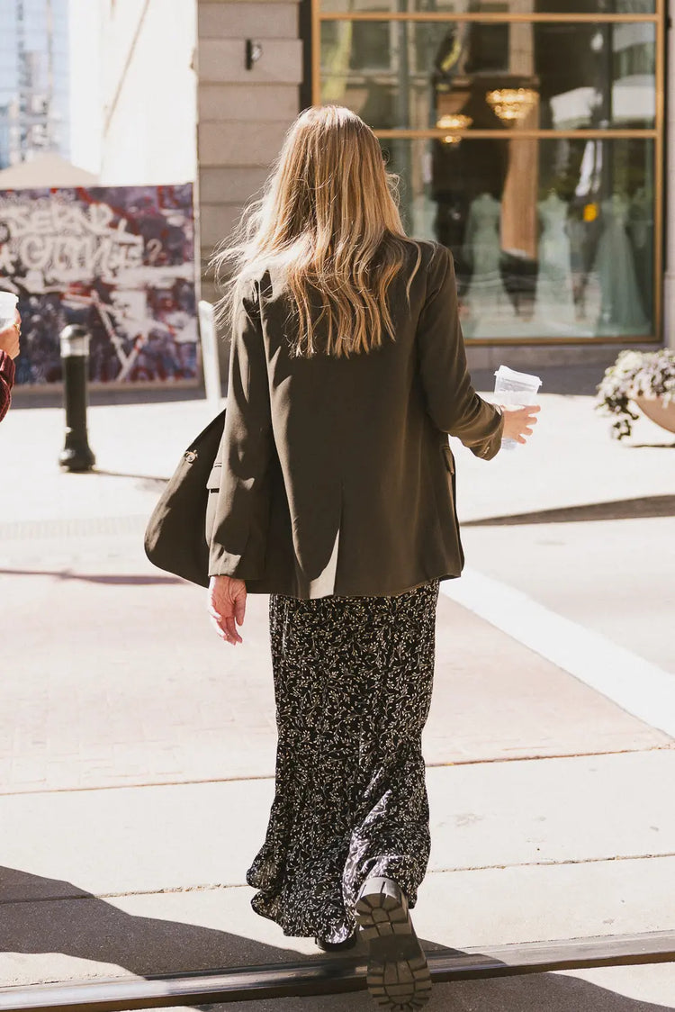 blazer in olive 