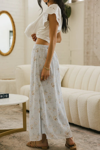 Side slit skirt in blue 