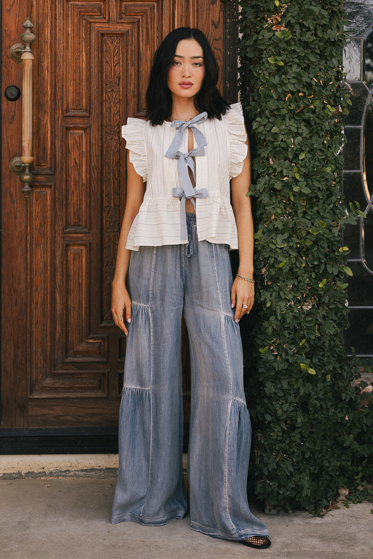 ruffle sleeve blouse with blue bows