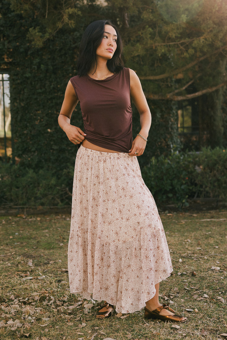 Tiered skirt in brown 