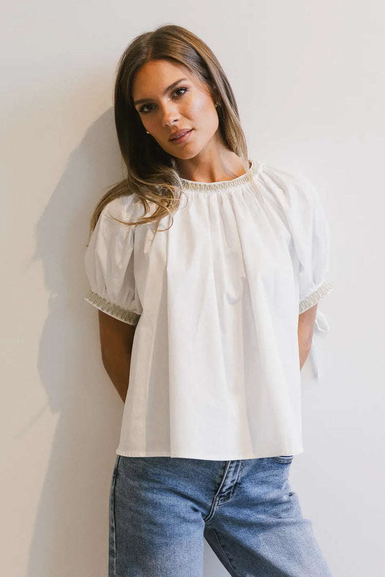 Round neck top in white 