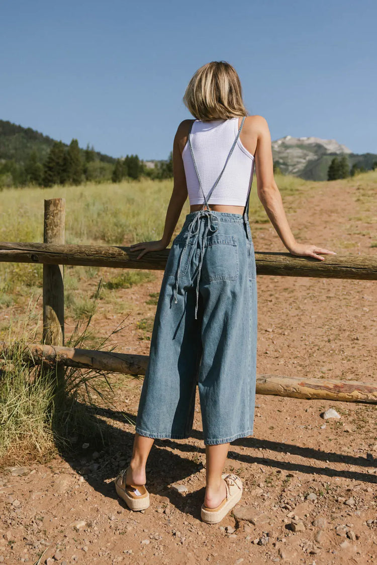 Two back pockets denim overall 