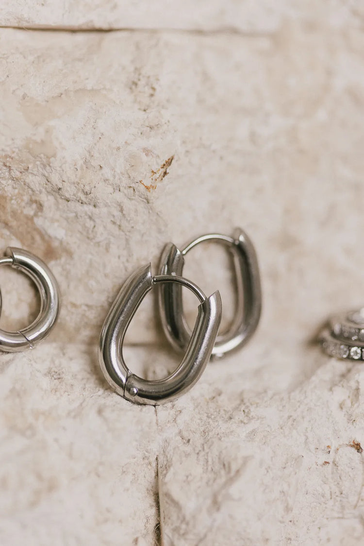 Round hoop earrings in silver 