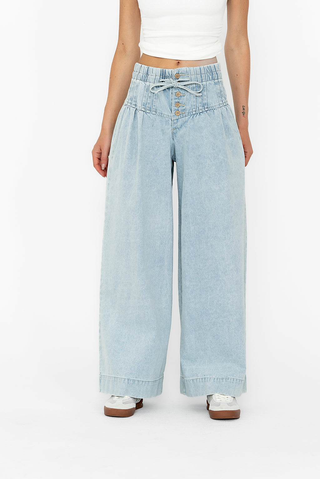 Pants in Light Wash