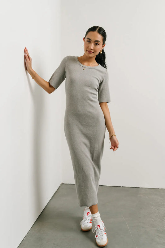 Round neck ribbed dress in grey 