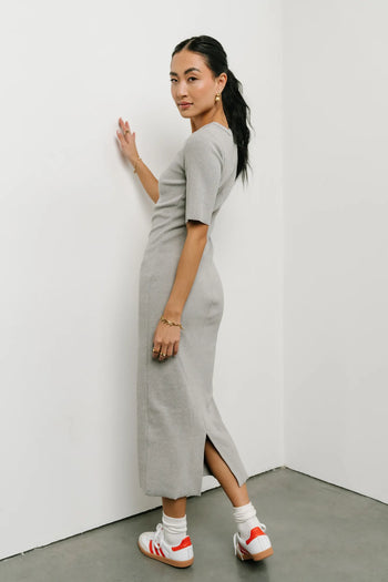 Slit back hem dress in grey 