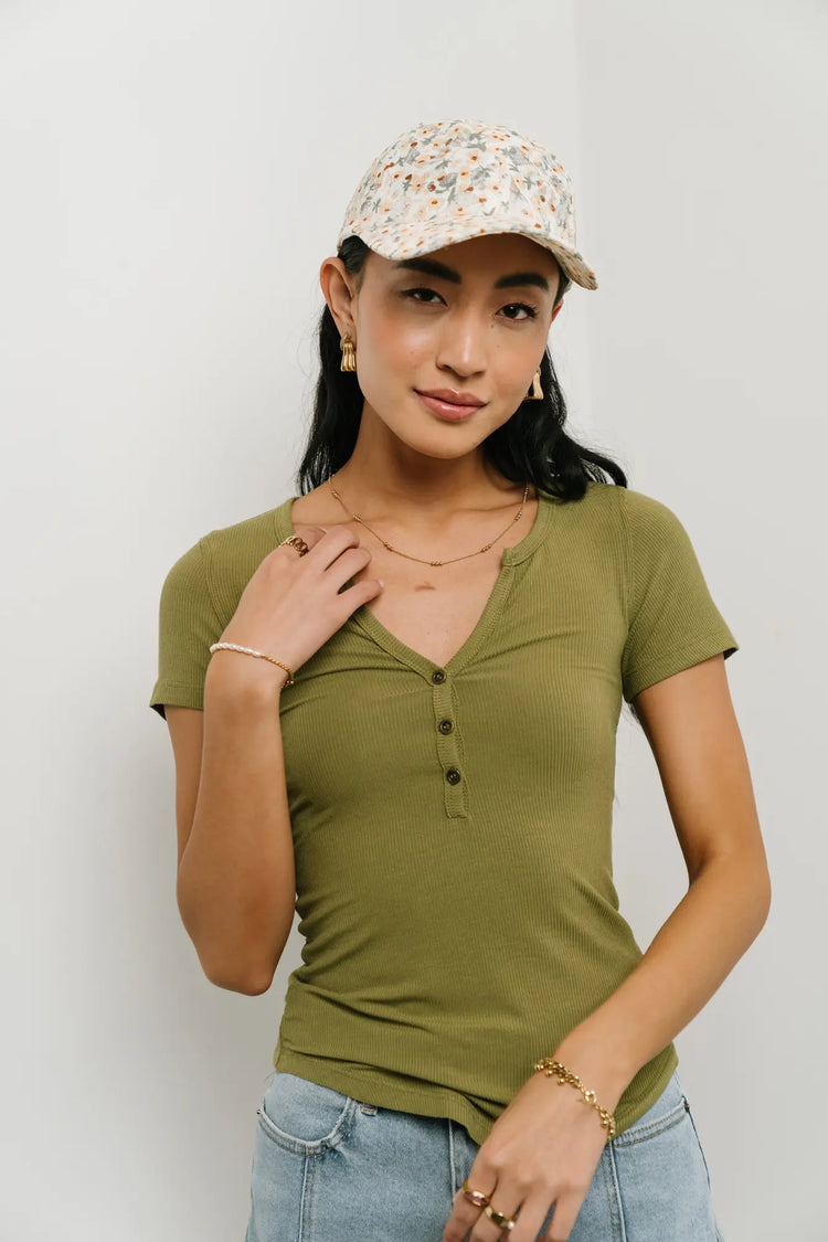 V-Neck top in Moss 