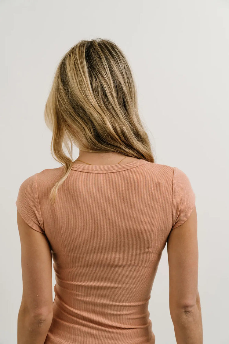 Ribbed top in peach