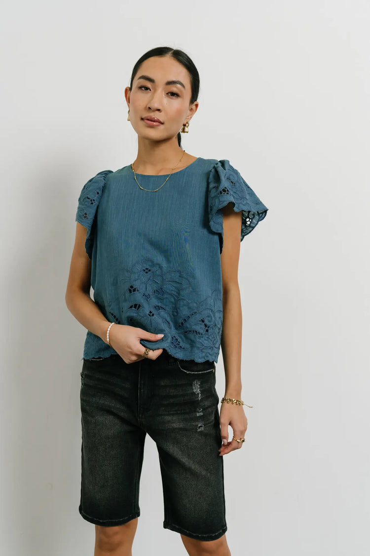 Round neck blouse in teal 