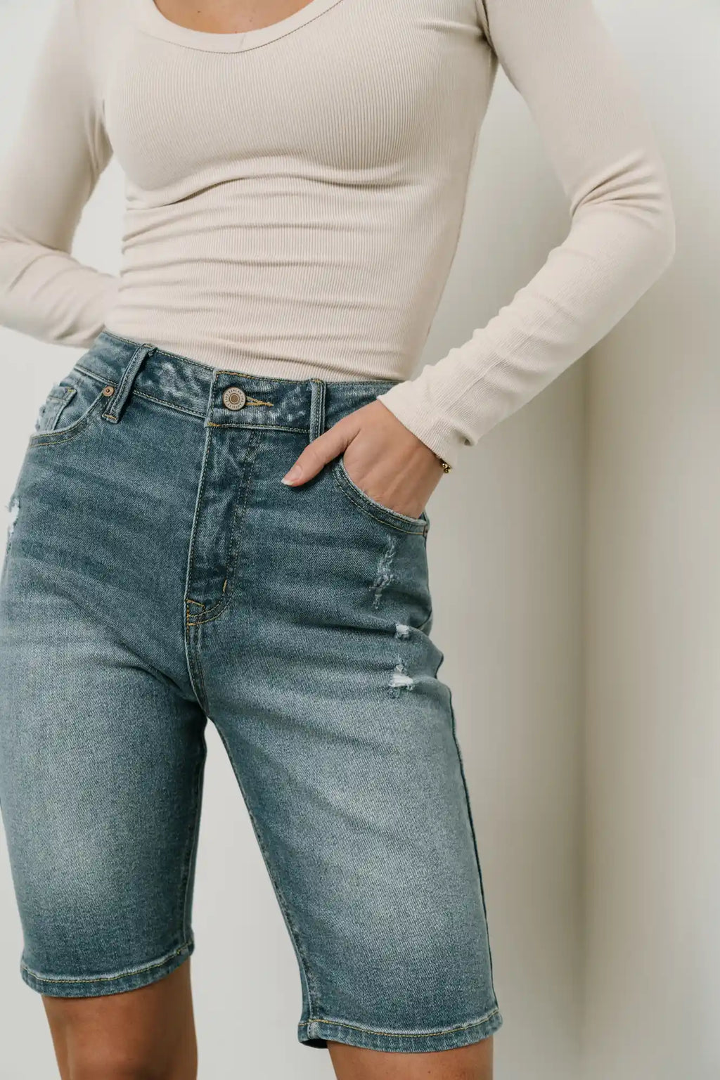 Two hand pockets denim bermuda 