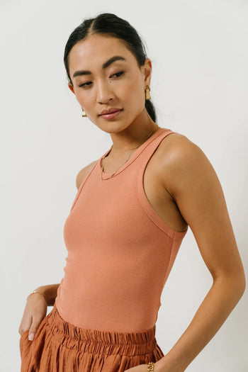 Sleeveless tank  in salmon 