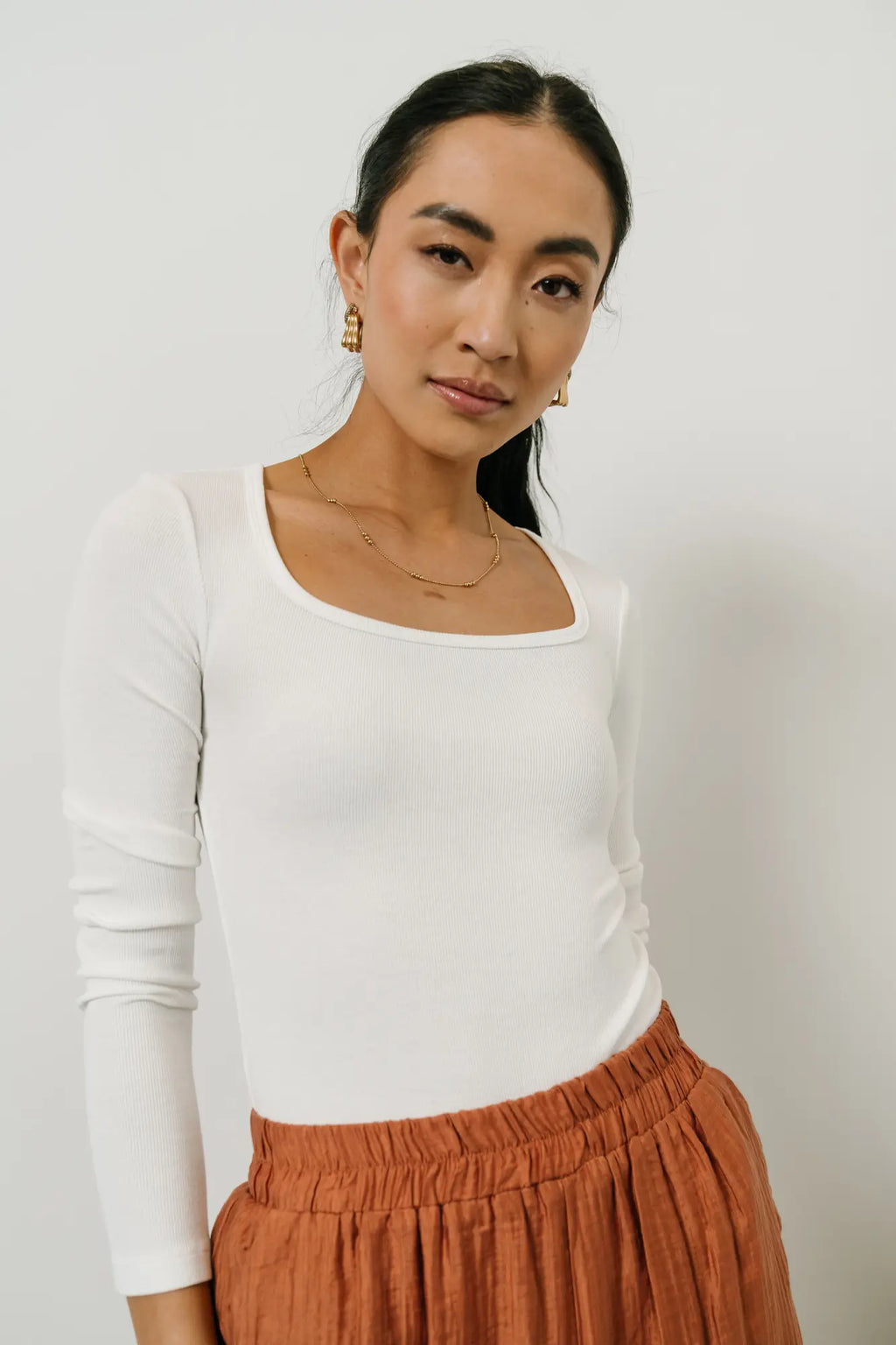 Square neck bodysuit in white 