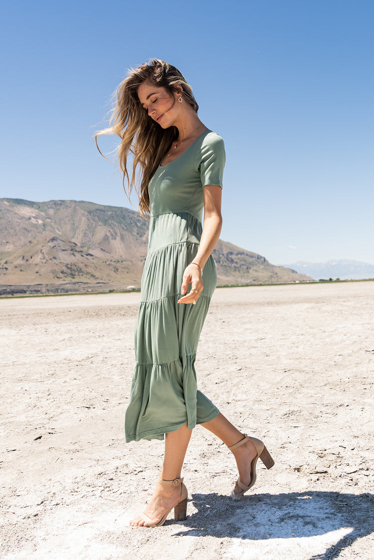 Short sleeves tiered dress in sage 