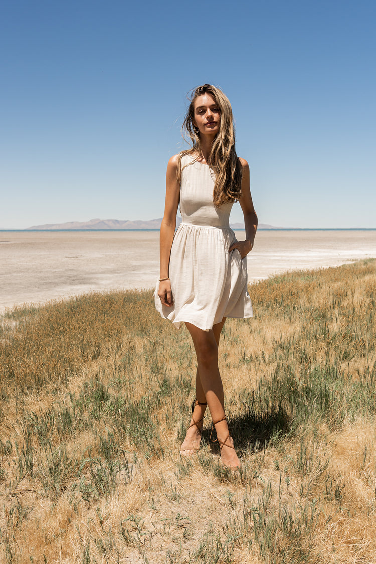 Two pockets mini dress in natural 