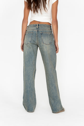 BACK POCKETS ON BACK OF DENIM