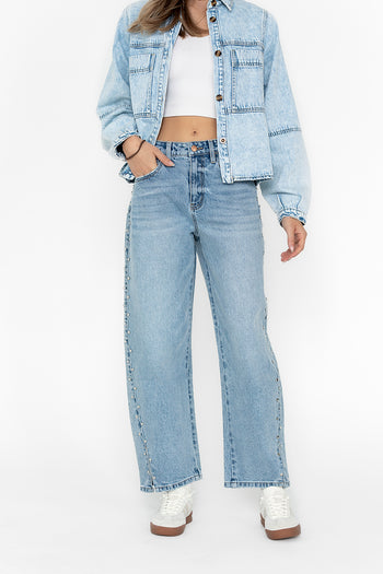 LIGHT WASH STUDDED JEANS 