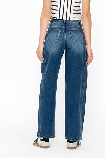 BACK POCKETS ON Baggy Jeans