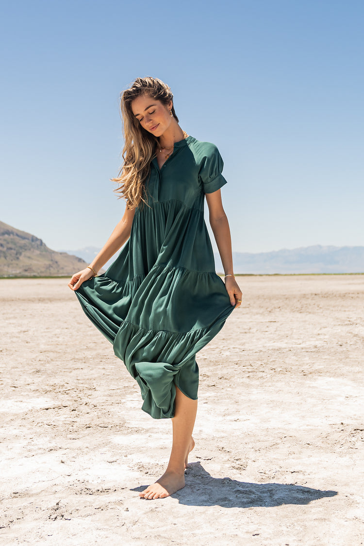 Front functional tiered dress in emerald 