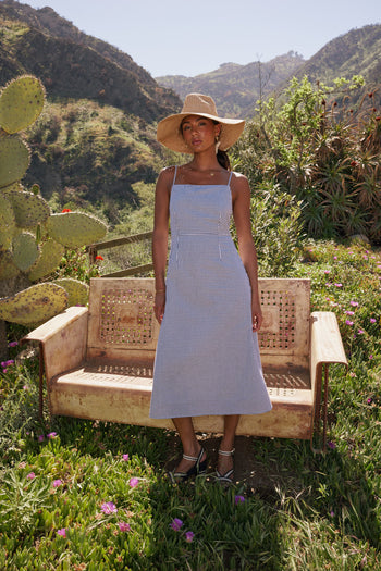 sleeveless midi dress