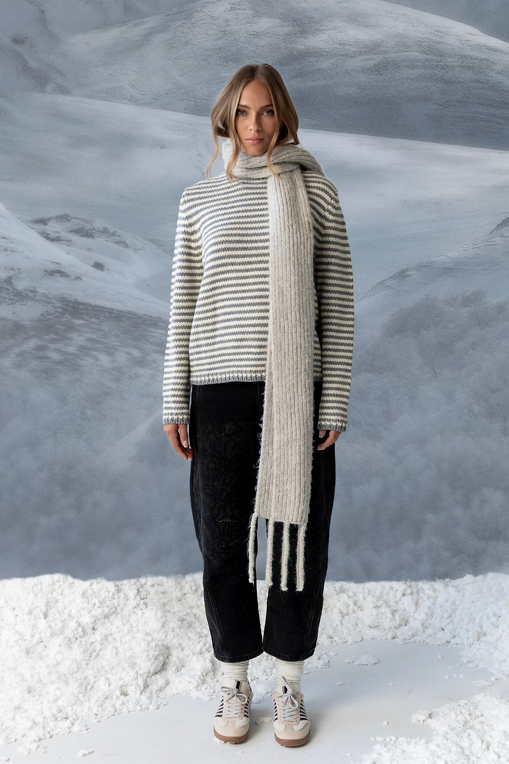 Jones Knit Sweater in Heather Grey