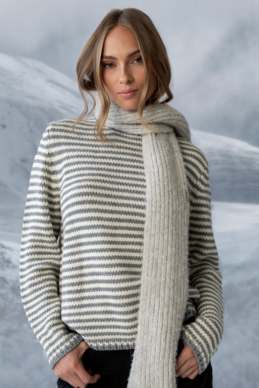 Jones Knit Sweater in Heather Grey