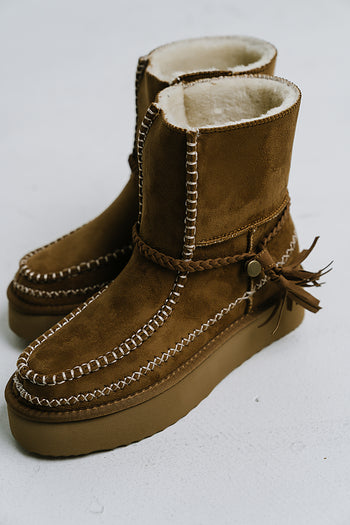 Winona Boots in Camel