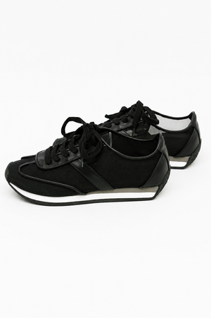 Flash Mesh Sneaker in Black