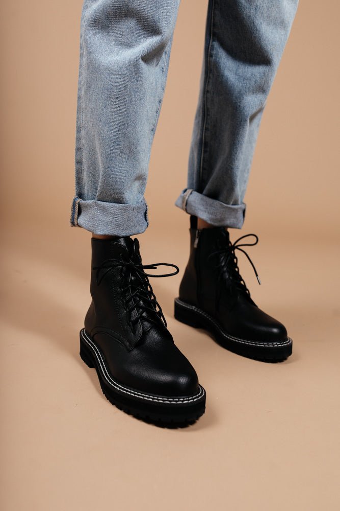 combat boots with round toe