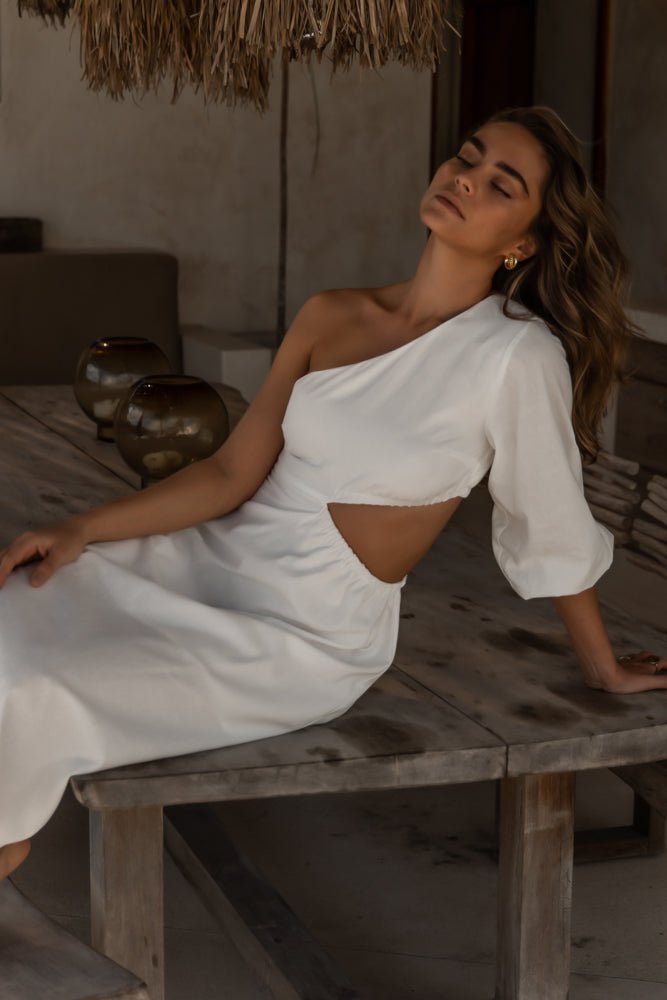 Alizabeth Midi Dress in White- FINAL SALE