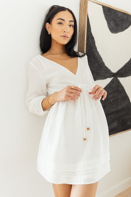 V-Neck mini dress in white 