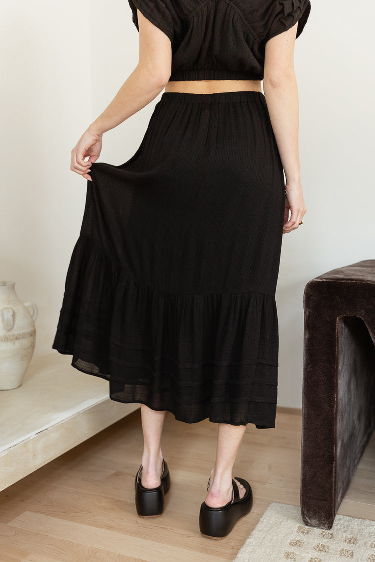 Woven tiered skirt in black 