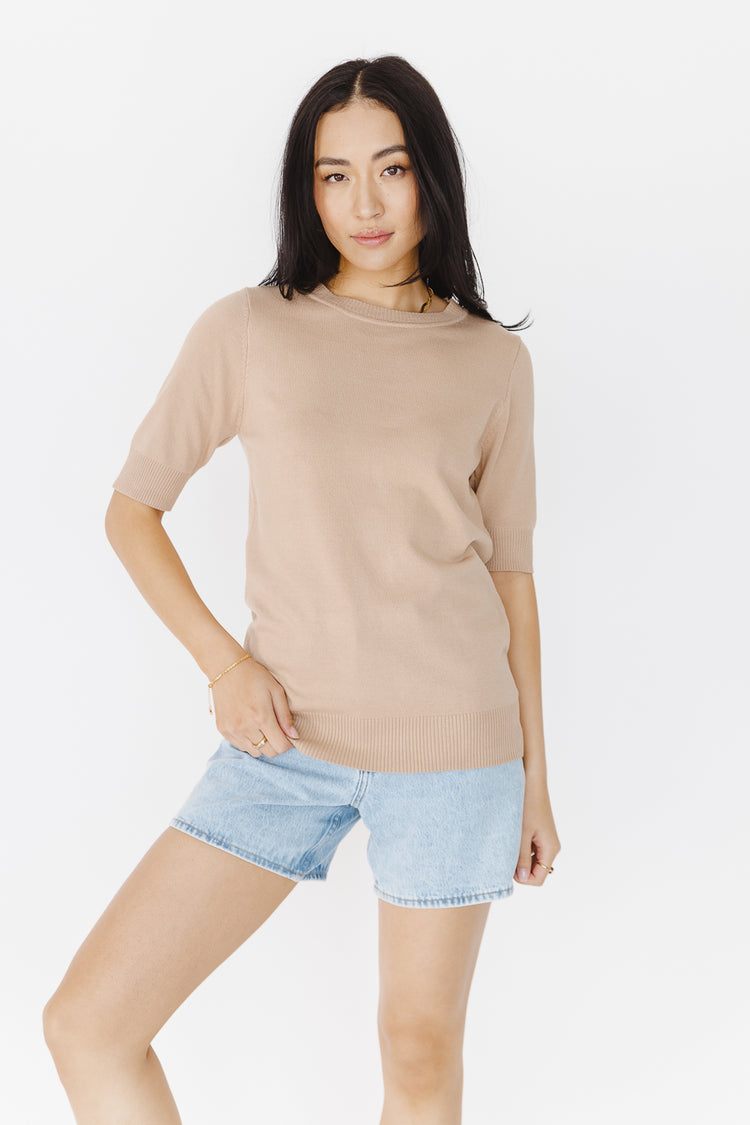 short sleeve top in taupe with light wash shorts