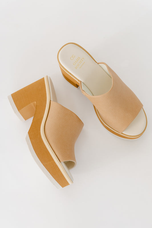 Round toe platform shoes in nude 