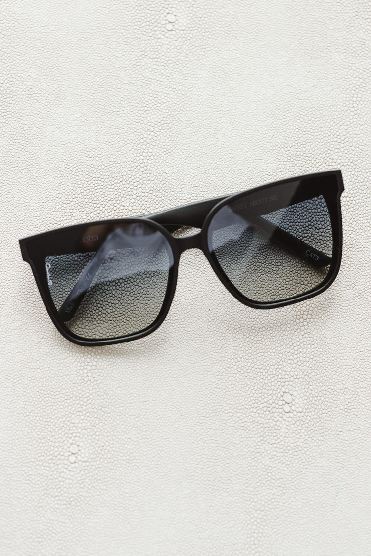 Sweet About Me Sunglasses in Black