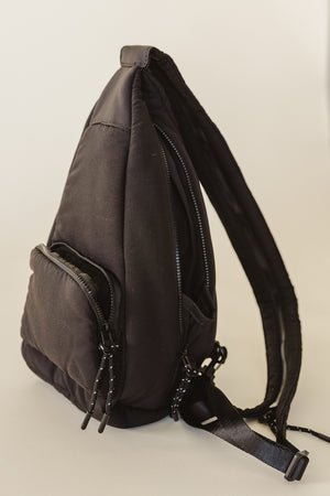 Lyra Sling Bag in Black
