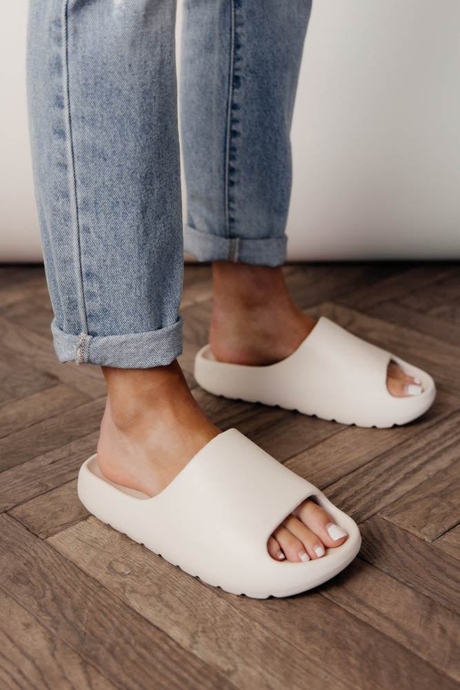 womens beige sandals