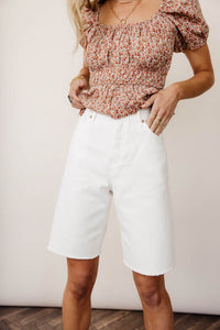 Two hand pockets bermuda short in white 