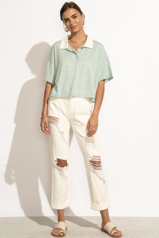 cropped short sleeve top with white collar